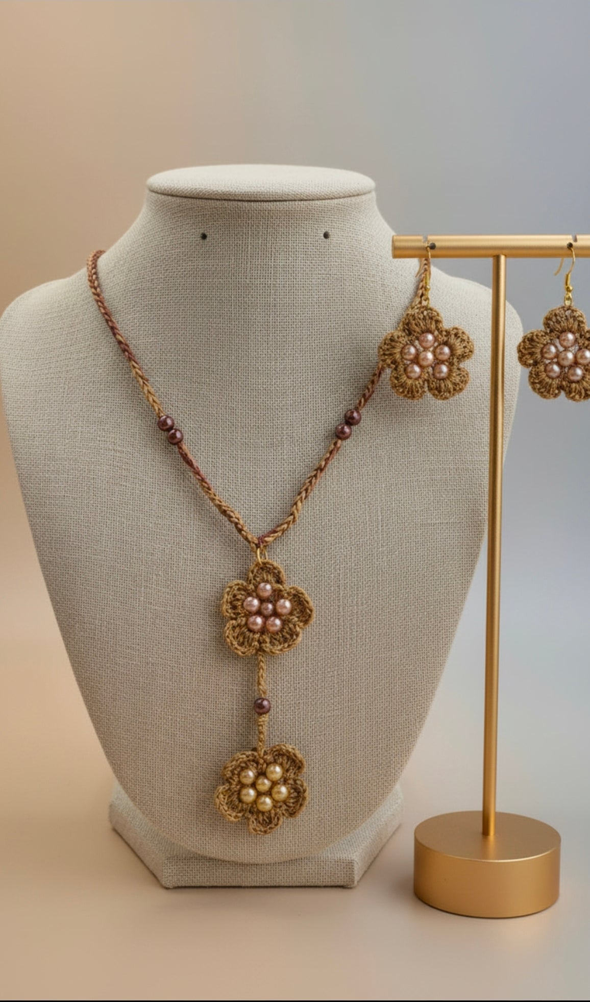 Luna earring and necklace set
