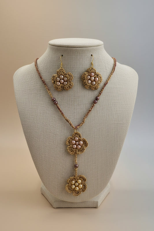 Luna earring and necklace set